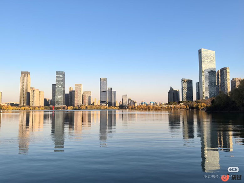 天鹅湖公园.jpg