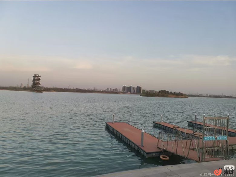 乾隆湖风景区.jpg